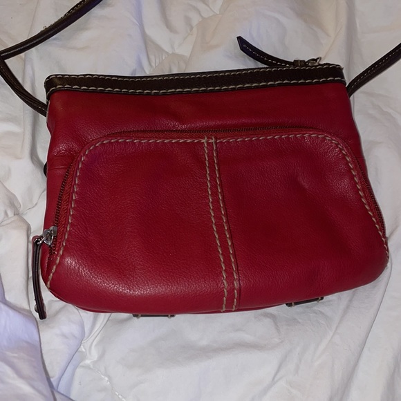 Danier crossbody purse - Picture 4 of 10